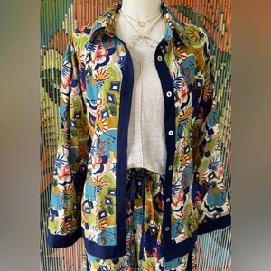 ODDY Floral Print Button-Front Blouse with Navy Trim